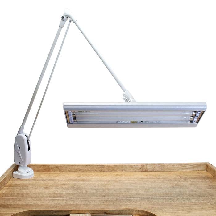 Dazor® Tre-glödlampors lysrörslampa, vit