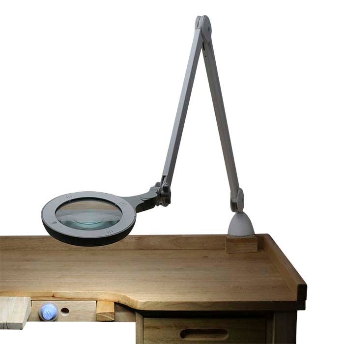 Daylight™ Omega-5 Magnifying Lamp