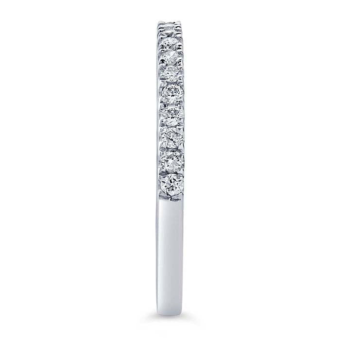 Alliance de mariage en or blanc 14 carats sertie de diamants
