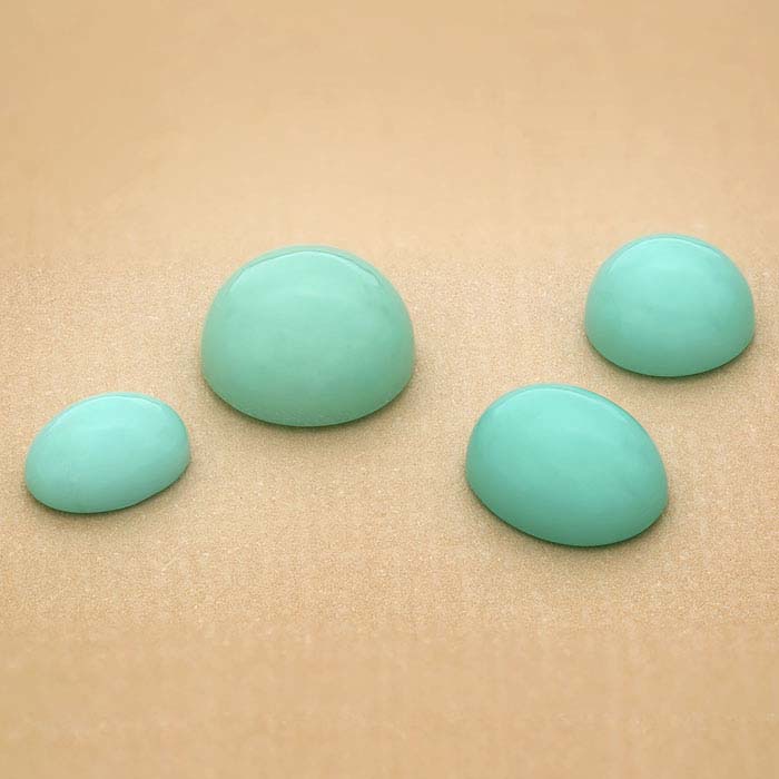 Mint-Green Chrysoprase Oval Cabochon