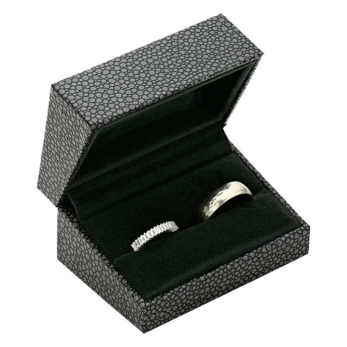 Stringray Textured Double Ring Gift Box