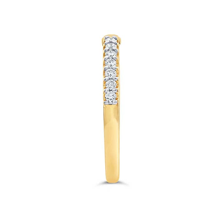 14 Karat Gelbgold, diamantbesetzter Ringschaft mit Loch