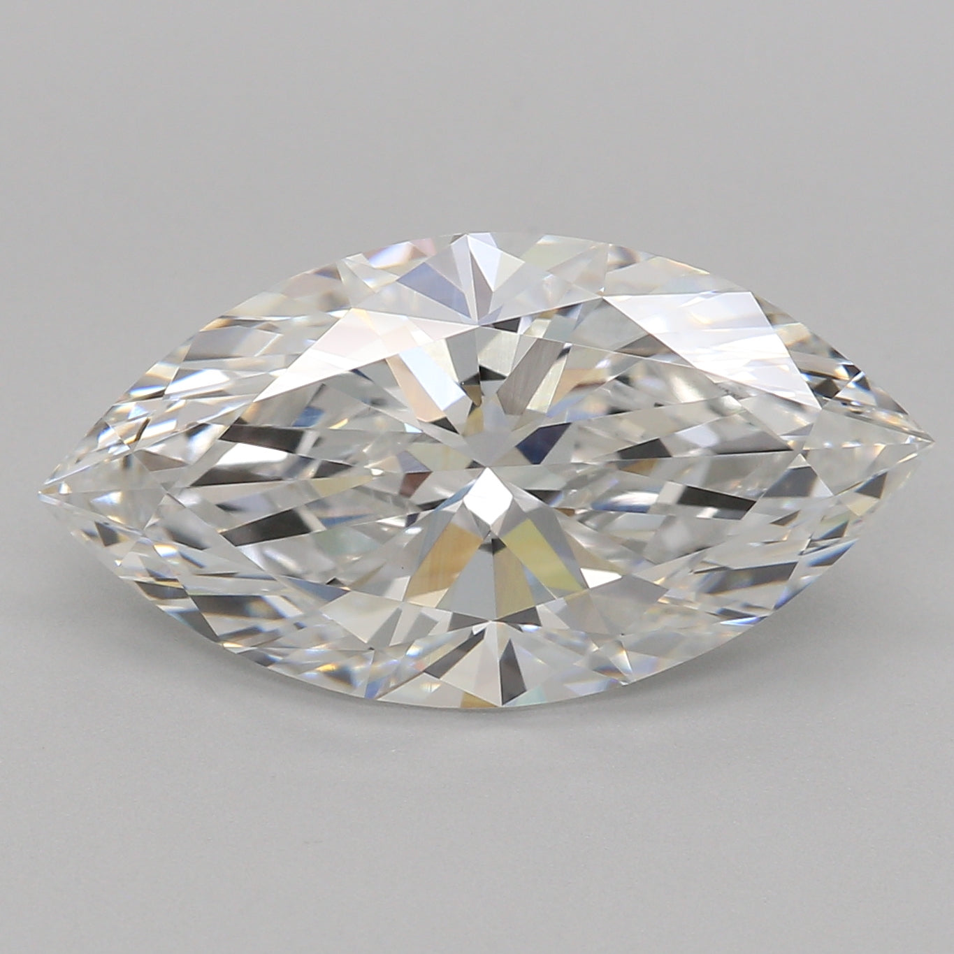Lab-odlad diamant 3,04 ct, marquise, F, VVS2