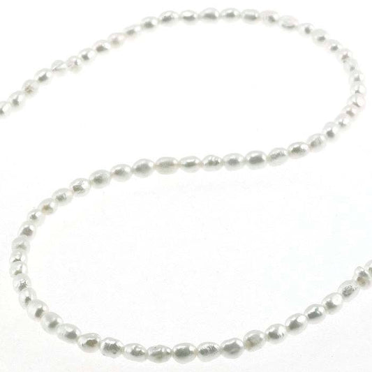 Färskvattenodlad pärlsträng med risformade pärlor 3,5–4 mm, vit, A-klass